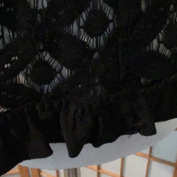Nannette Laporte lace top Size 4 , hardly worn excellent condition - Picture 7 of 9